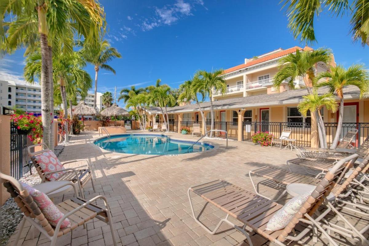 Walkable To Restaurants And Steps To The Beach! - Coconut Villa'S Suite 10 Сант Пит Бич Экстерьер фото