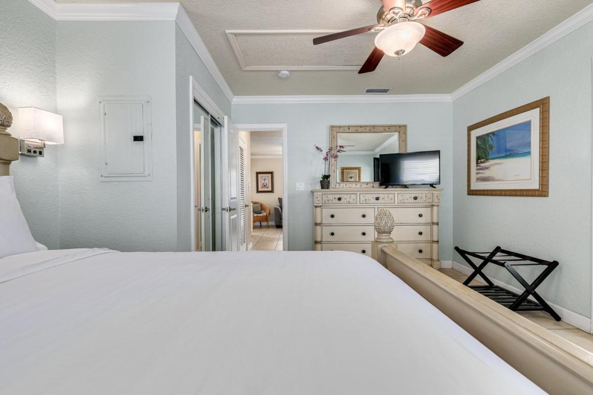 Walkable To Restaurants And Steps To The Beach! - Coconut Villa'S Suite 10 Сант Пит Бич Экстерьер фото